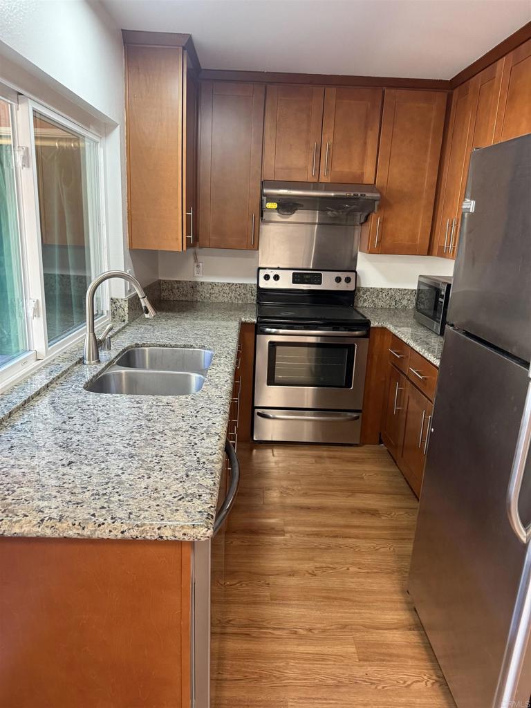 1652 E Summertime Drive 2