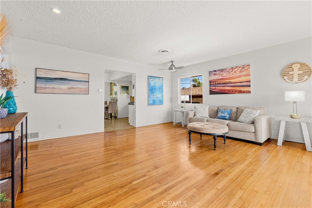 3504 Walnut