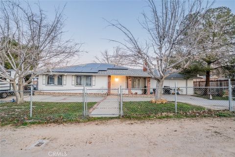 Photo of 17307 Longmeadow Ave, Palmdale, CA 93591 (MLS # HD26026814)