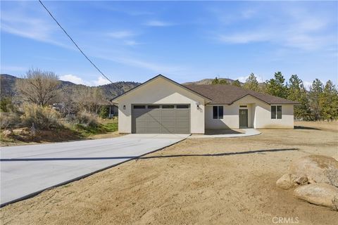 Photo of 22613 Royal Pl, Tehachapi, CA 93561 (MLS # SR26030095)