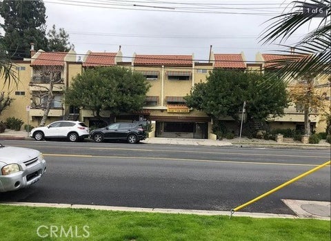 Photo of 12203 Magnolia #102, Valley Village, CA 91607 (MLS # SR26174998)