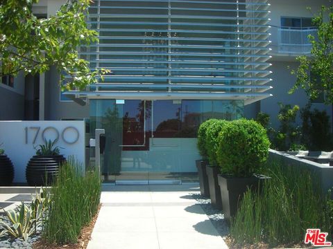 Photo of 1700 Sawtelle Boulevard #PH11, Los Angeles, CA 90025 (MLS # 25625487)