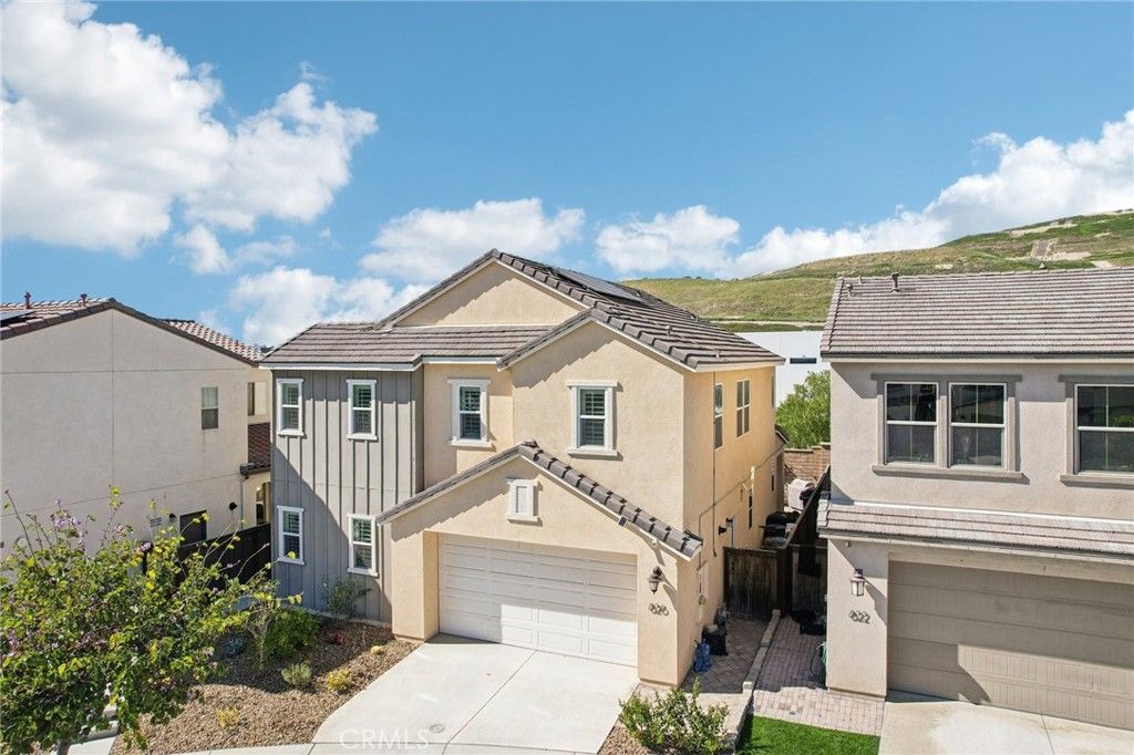 Photo of 826 Camino Cantera, Chula Vista, CA 91913 (MLS # OC26047355)