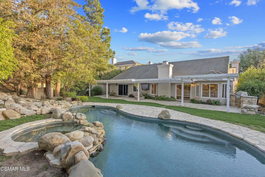 Photo of 4953 Kilburn Court, Oak Park, CA 91377 (MLS # 226001232)