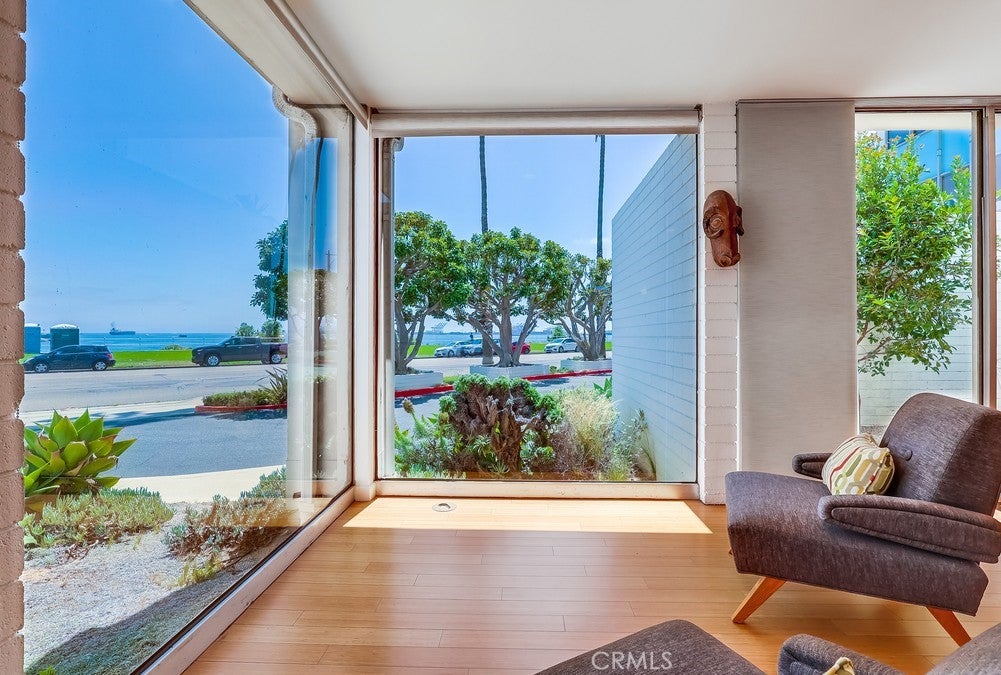 2999 E Ocean Boulevard 120