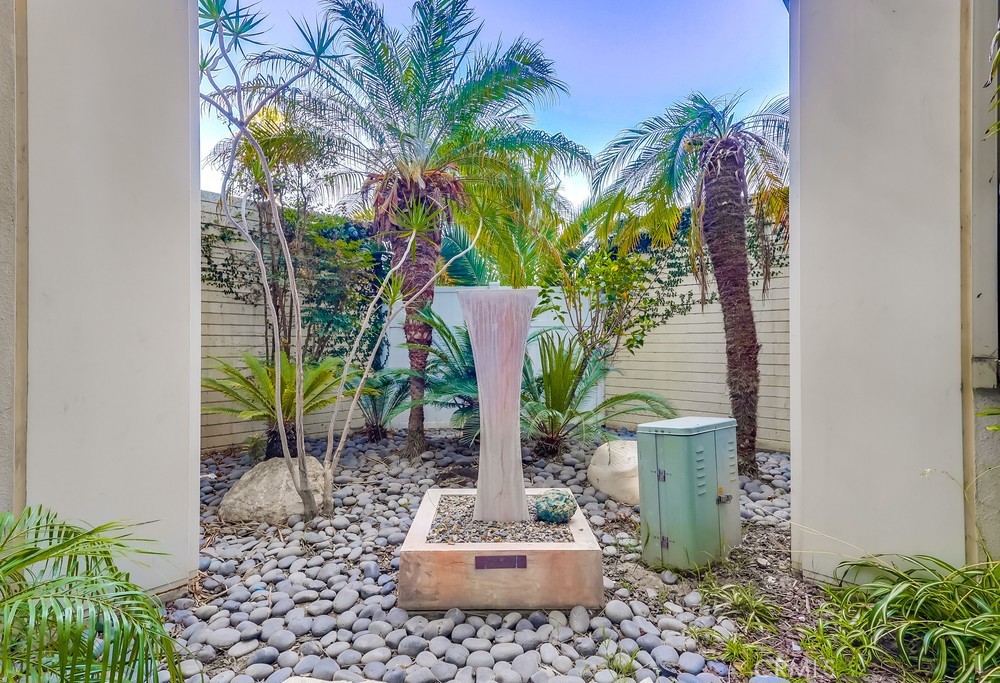 2999 E Ocean Boulevard 120