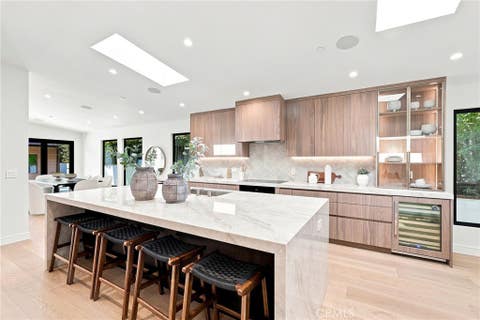 Tiny photo for 14627 Huston ST, Sherman Oaks, CA 91403 (MLS # SR26158016)