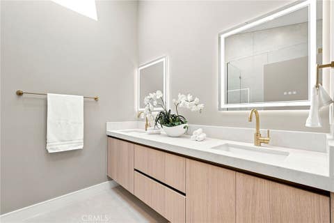 Tiny photo for 14627 Huston ST, Sherman Oaks, CA 91403 (MLS # SR26158016)