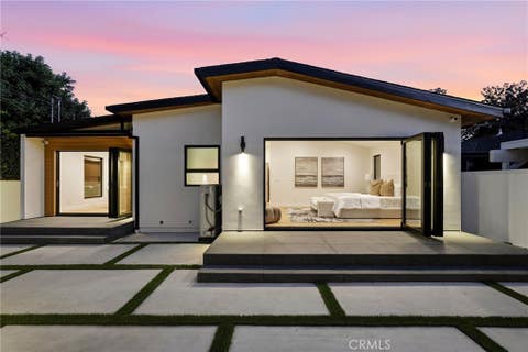 Tiny photo for 14627 Huston ST, Sherman Oaks, CA 91403 (MLS # SR26158016)