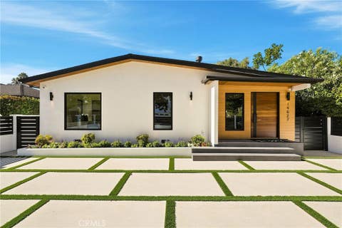 Tiny photo for 14627 Huston ST, Sherman Oaks, CA 91403 (MLS # SR26158016)