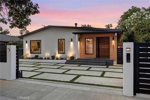 Tiny photo for 14627 Huston ST, Sherman Oaks, CA 91403 (MLS # SR26158016)
