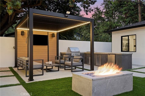 Tiny photo for 14627 Huston ST, Sherman Oaks, CA 91403 (MLS # SR26158016)