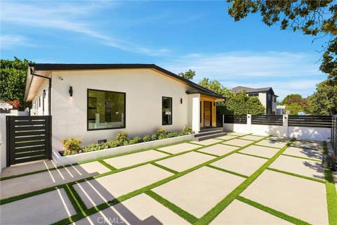 Tiny photo for 14627 Huston ST, Sherman Oaks, CA 91403 (MLS # SR26158016)