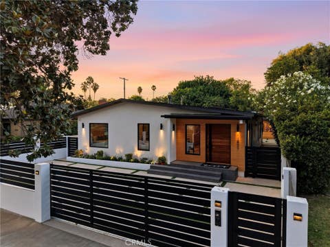 Tiny photo for 14627 Huston ST, Sherman Oaks, CA 91403 (MLS # SR26158016)