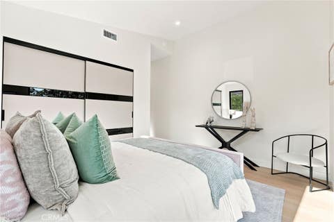 Tiny photo for 14627 Huston ST, Sherman Oaks, CA 91403 (MLS # SR26158016)