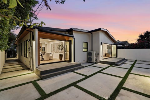 Tiny photo for 14627 Huston ST, Sherman Oaks, CA 91403 (MLS # SR26158016)