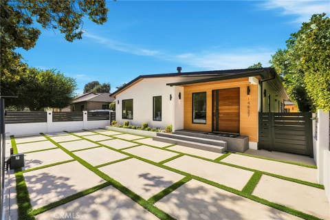 Tiny photo for 14627 Huston ST, Sherman Oaks, CA 91403 (MLS # SR26158016)