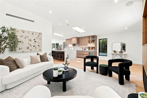 Photo of 14627 Huston ST, Sherman Oaks, CA 91403 (MLS # SR26158016)