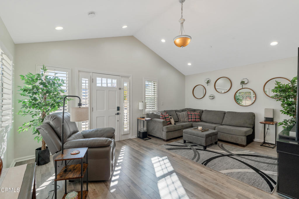 3233 Washington Place