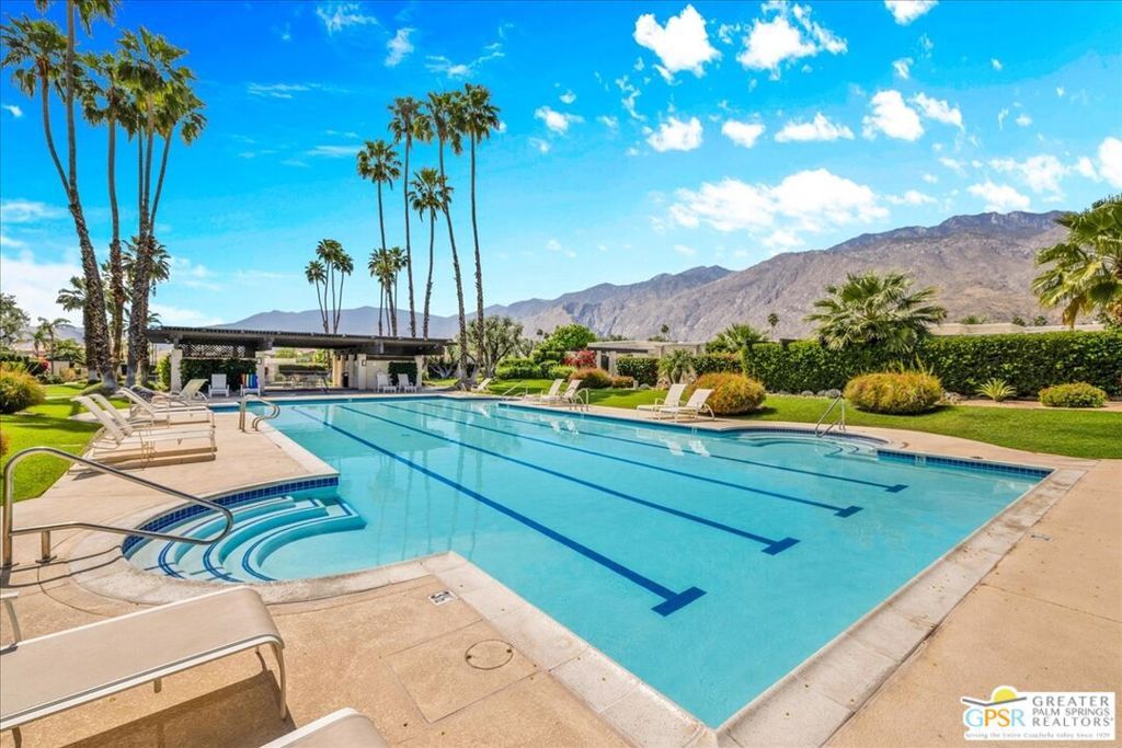 Photo of 410 N Hermosa Drive, Palm Springs, CA 92262 (MLS # 26669103PS)