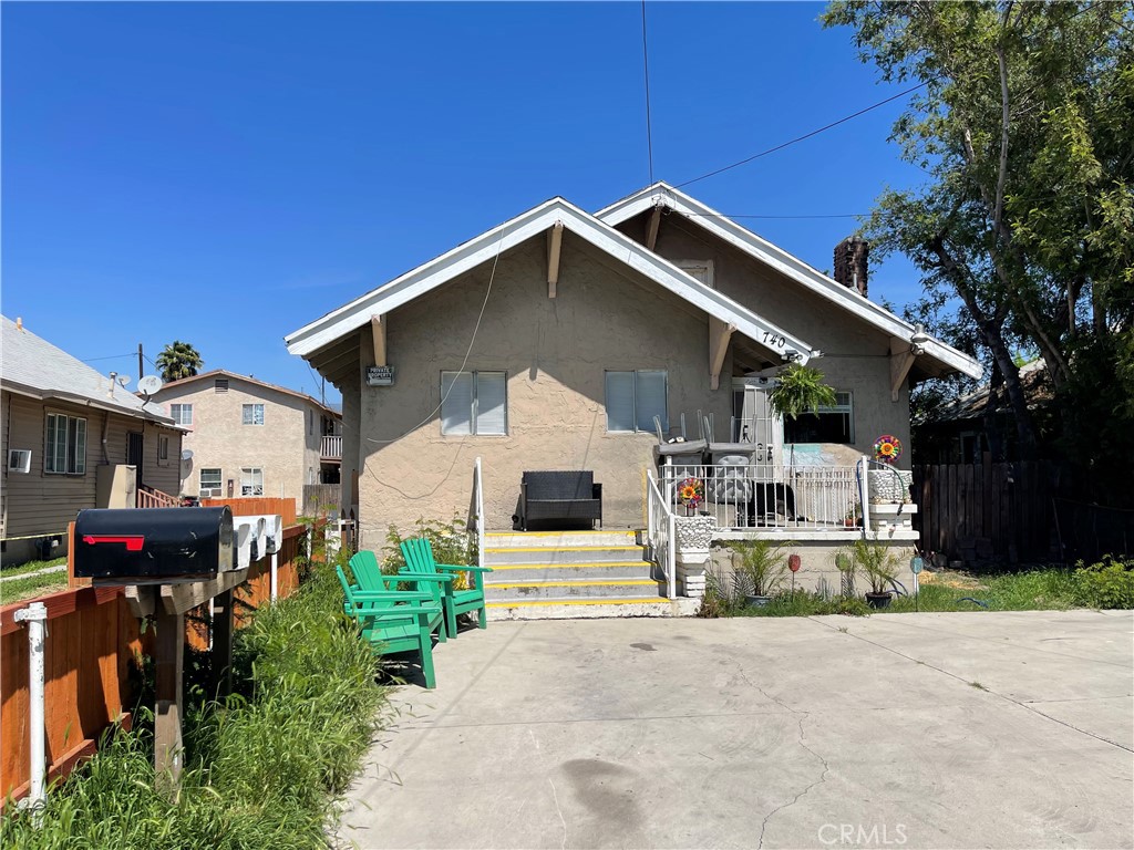 746 736 W 8th Street