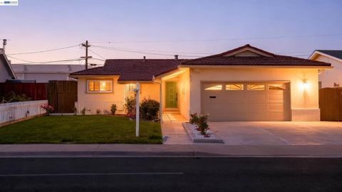 Photo of 5107 Royal Palm Dr Dr, Fremont, CA 94538 (MLS # 41129944)