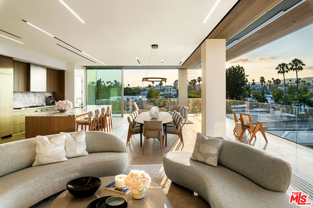 8899 Beverly Boulevard 5A