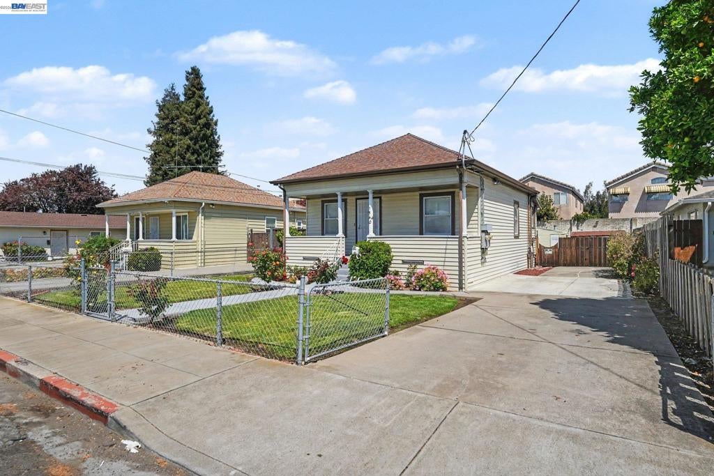 1540 Orchard Ave