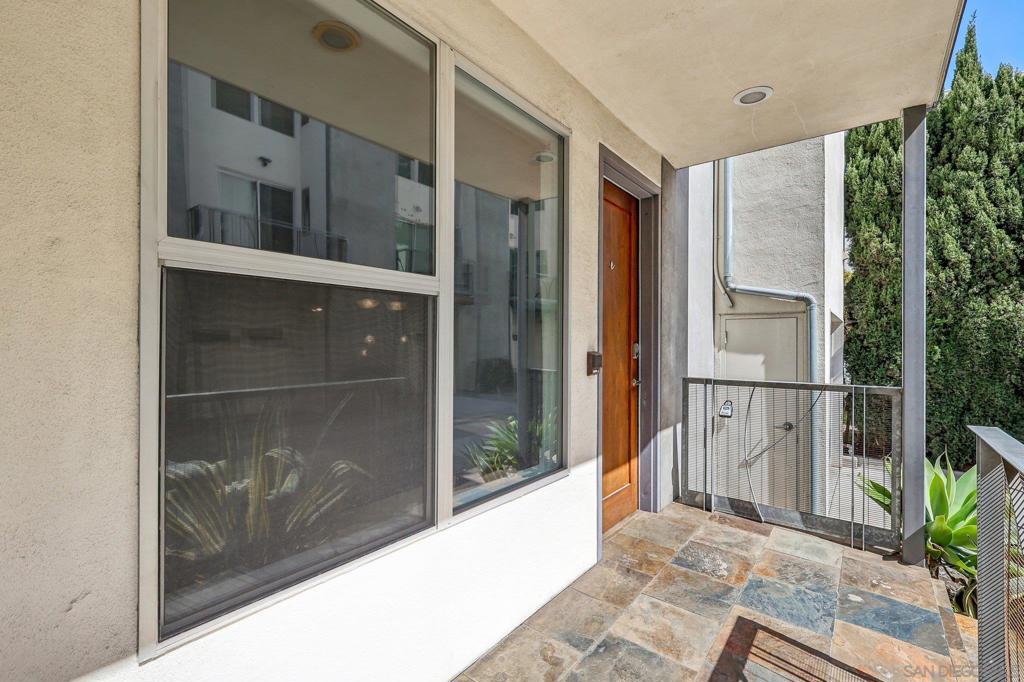825 10Th Ave