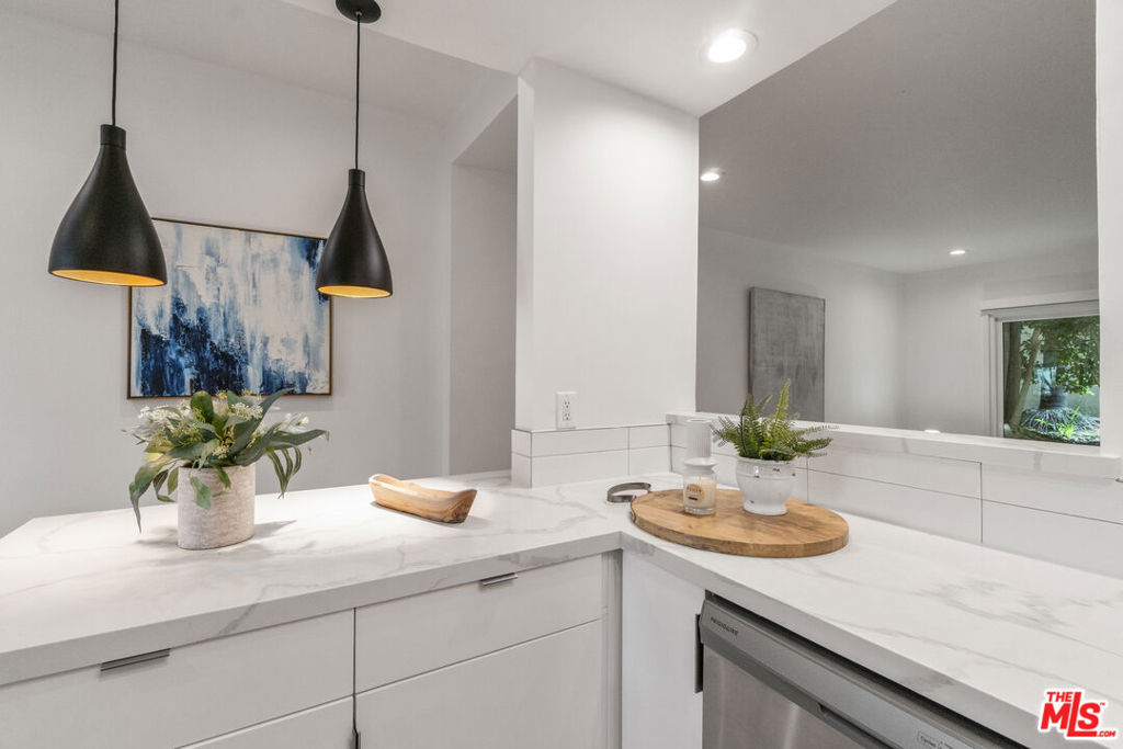 Properties 4 11949 Goshen Avenue 103