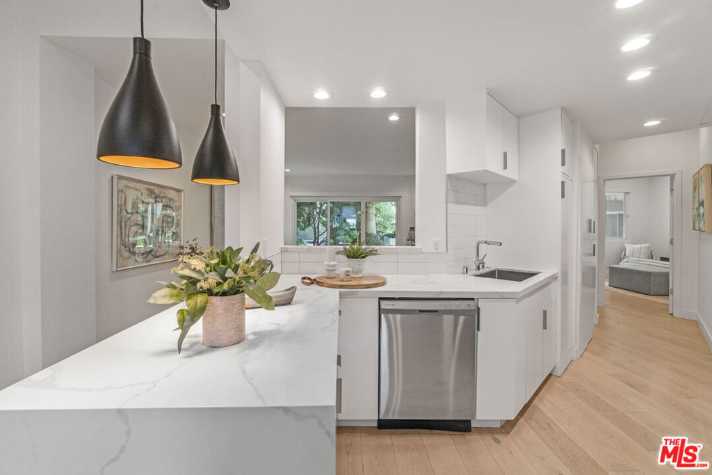 Properties 2 11949 Goshen Avenue 103