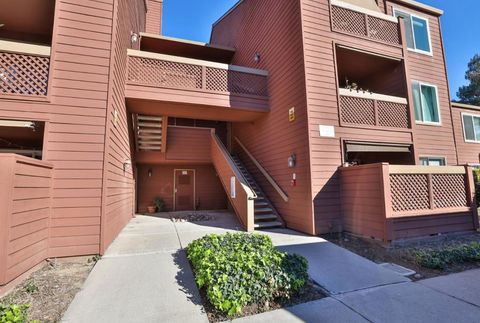 Photo of 880 Catkin Court, San Jose, CA 95128 (MLS # ML82037241)
