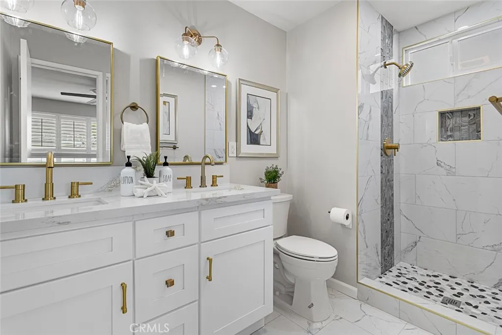 Orange, California 92866, United States, 3 Bedrooms Bedrooms, ,2 BathroomsBathrooms,Residential,Active,197310