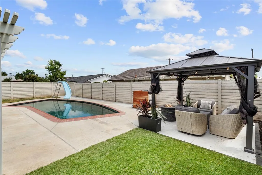 Orange, California 92866, United States, 3 Bedrooms Bedrooms, ,2 BathroomsBathrooms,Residential,Active,197310