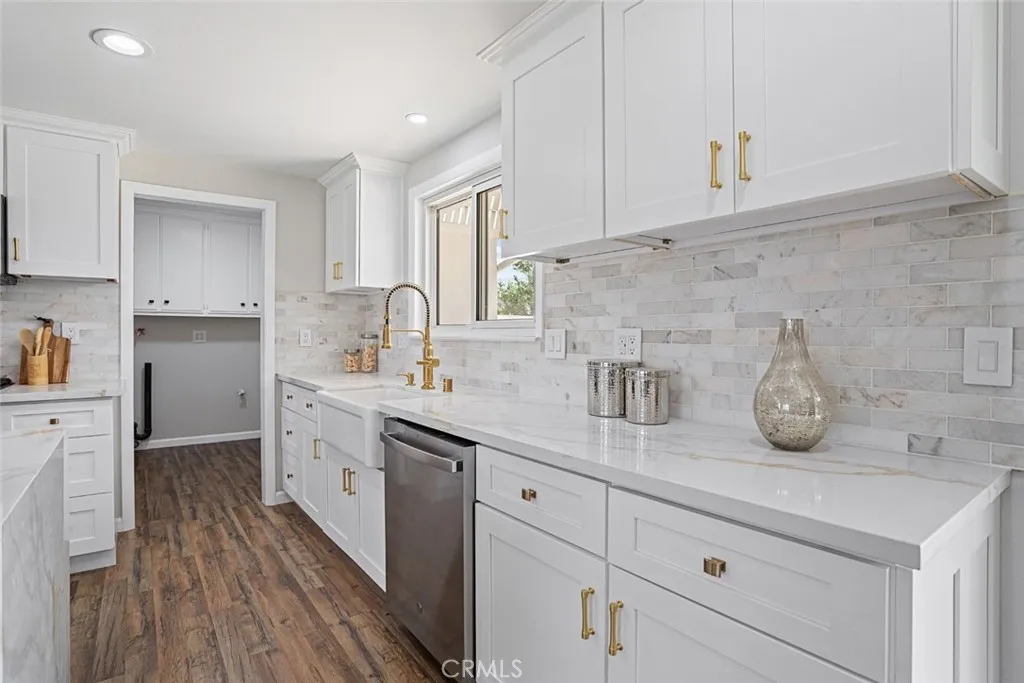 Orange, California 92866, United States, 3 Bedrooms Bedrooms, ,2 BathroomsBathrooms,Residential,Active,197310