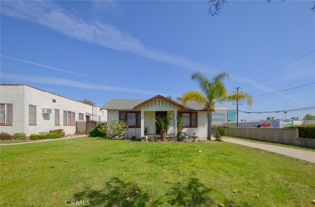 1673 W Valley