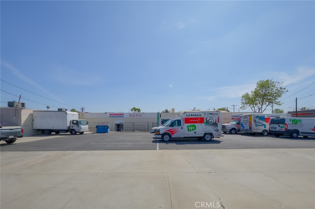 1673 W Valley