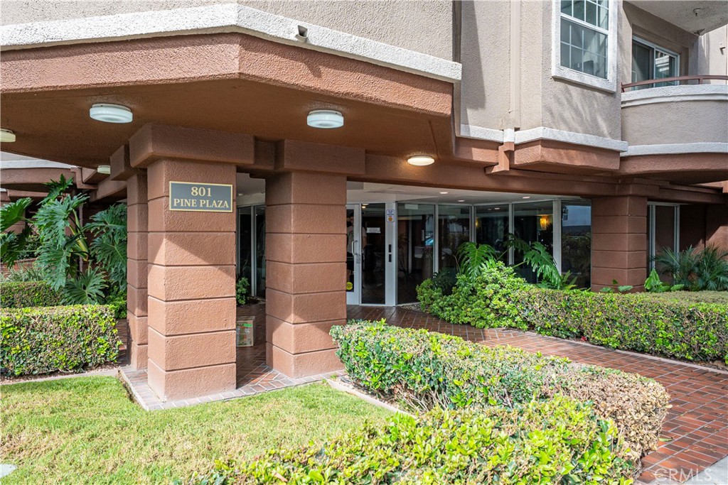 Pine Plaza - Residential