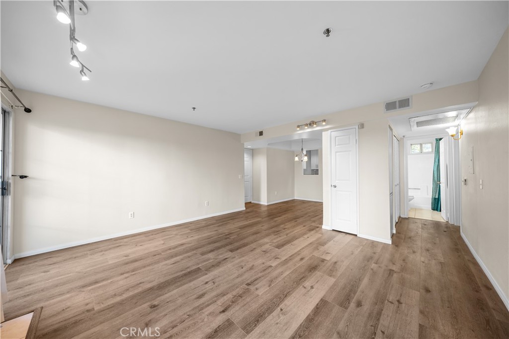 Pine Plaza - Residential