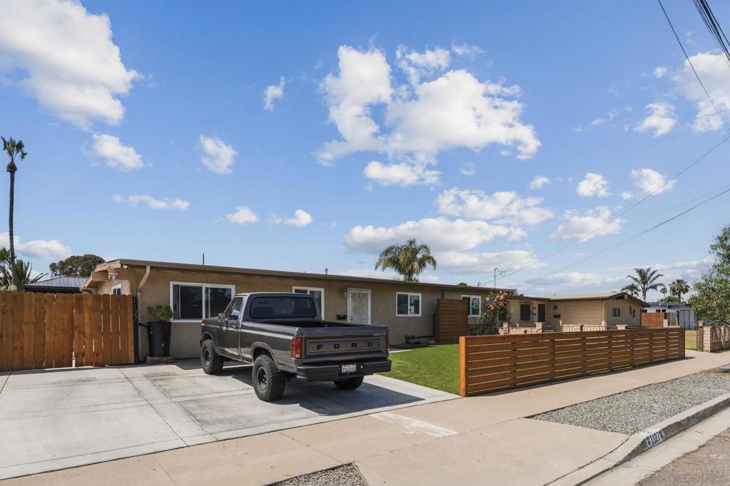 1127 Hemlock Ave