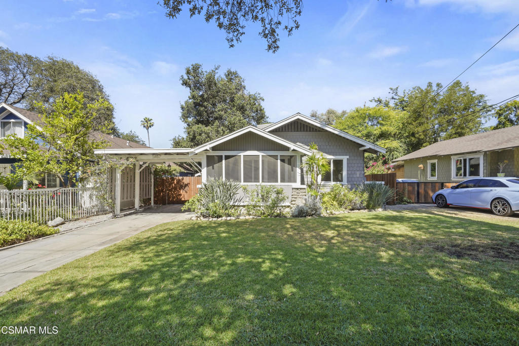 1657 Navarro Avenue