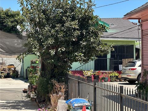 Photo of 4618 Wall Street, Los Angeles, CA 90011 (MLS # CV25175187)