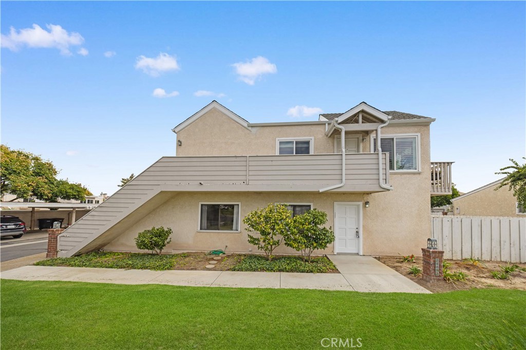 24092 Paseo Corona