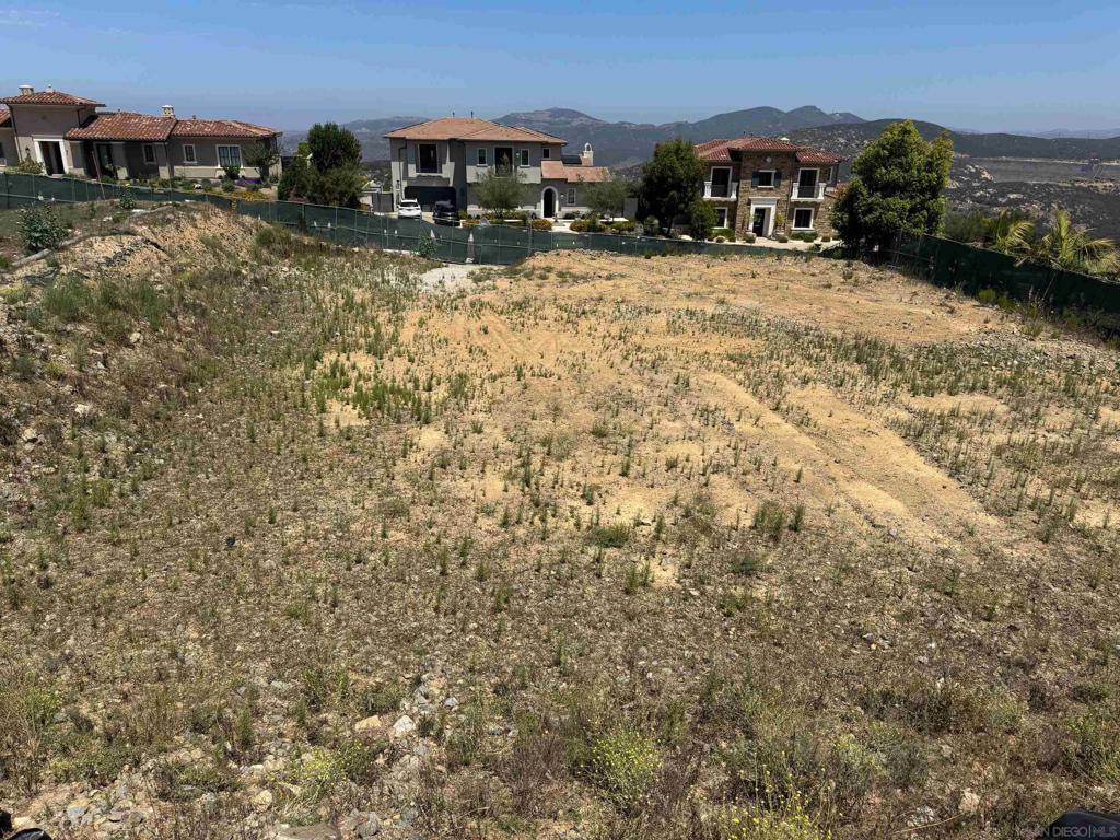 18227 Avenida Apice