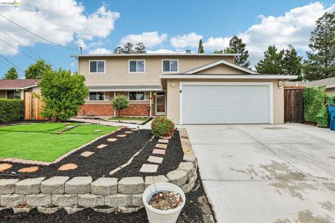 Photo of 1917 Sequoia Dr DR, Martinez, CA 94553 (MLS # 41133868)