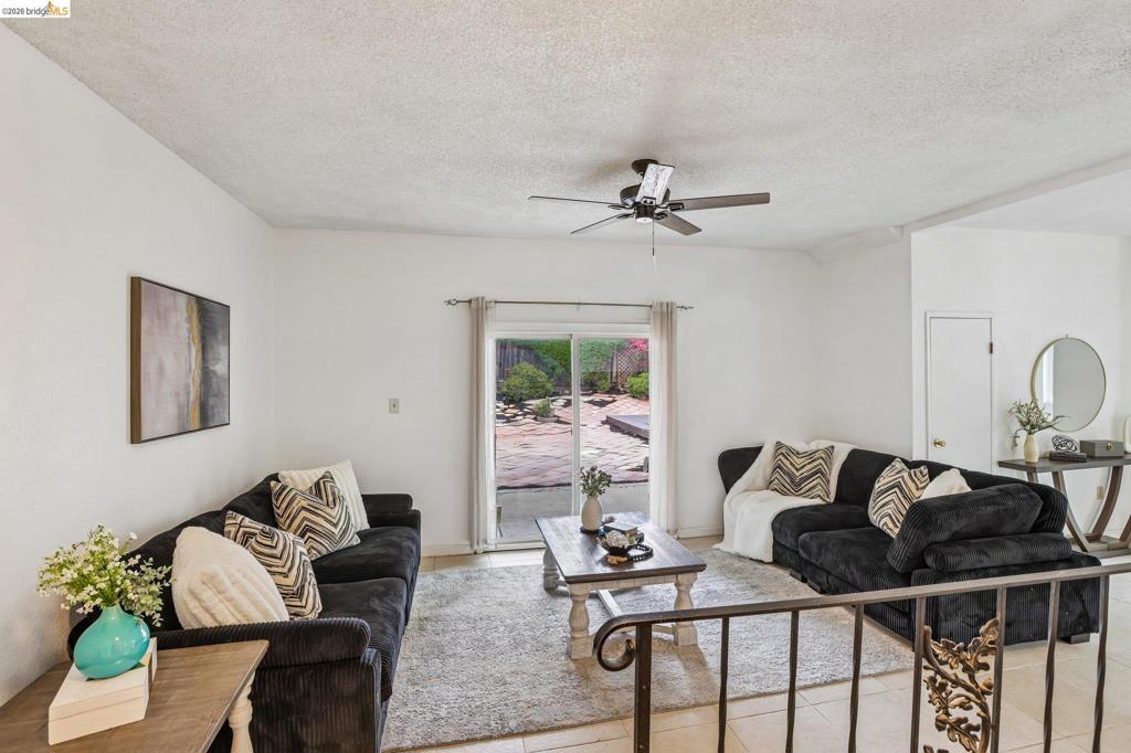 1917 Sequoia Dr