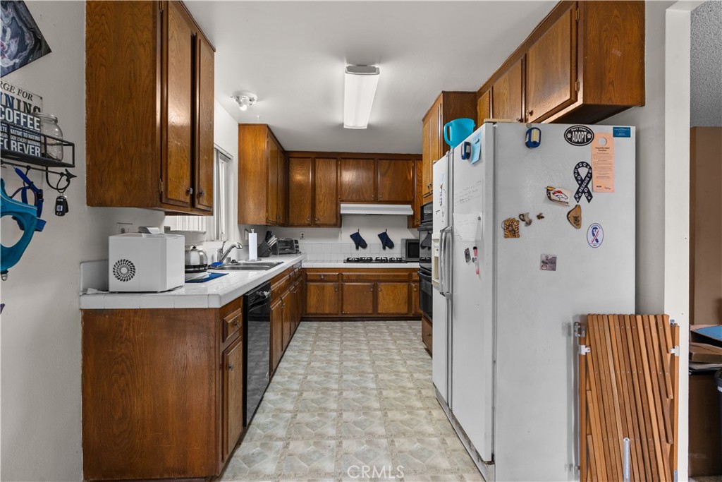 1916 1920 E Kirkwood