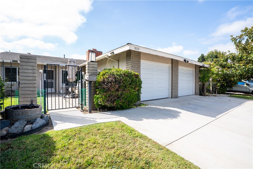 1916 1920 E Kirkwood