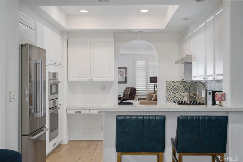 11740 W Sunset Boulevard 14