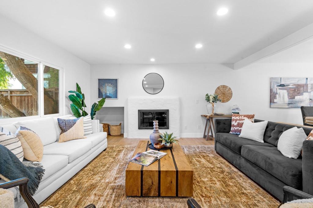 5335 Los Robles Drive